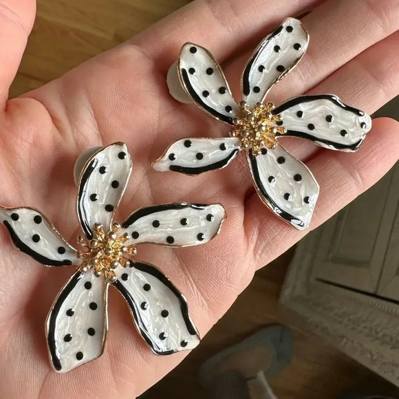 Zara Jewelry - Zara Flower Dots Earrings
